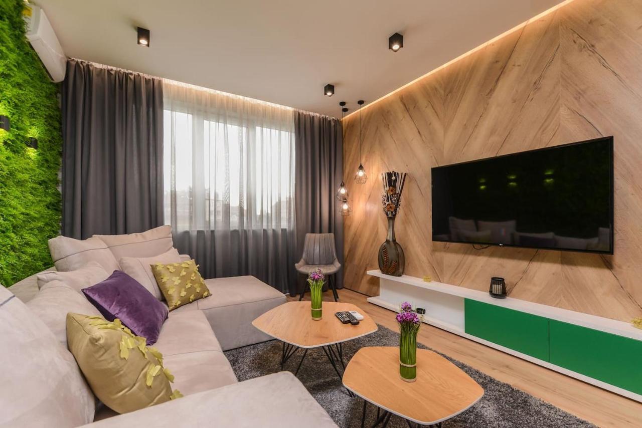 Urban Eden - Lux & Style, 2-Bedroom, 2-Bathroom Софія Екстер'єр фото